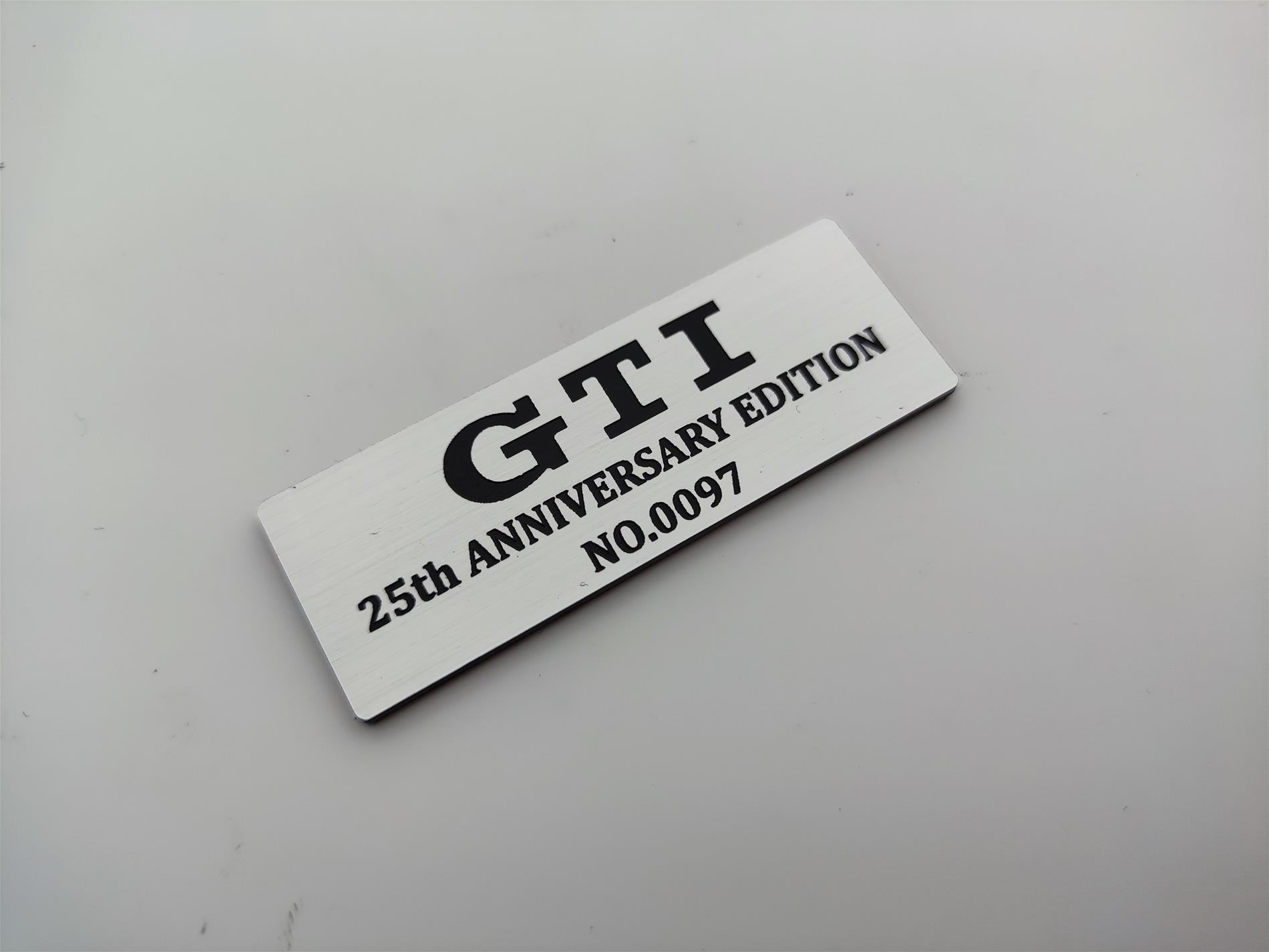 Volkswagen Gti 25. yıl  Etiket 25th anniversary edition - Görsel 1
