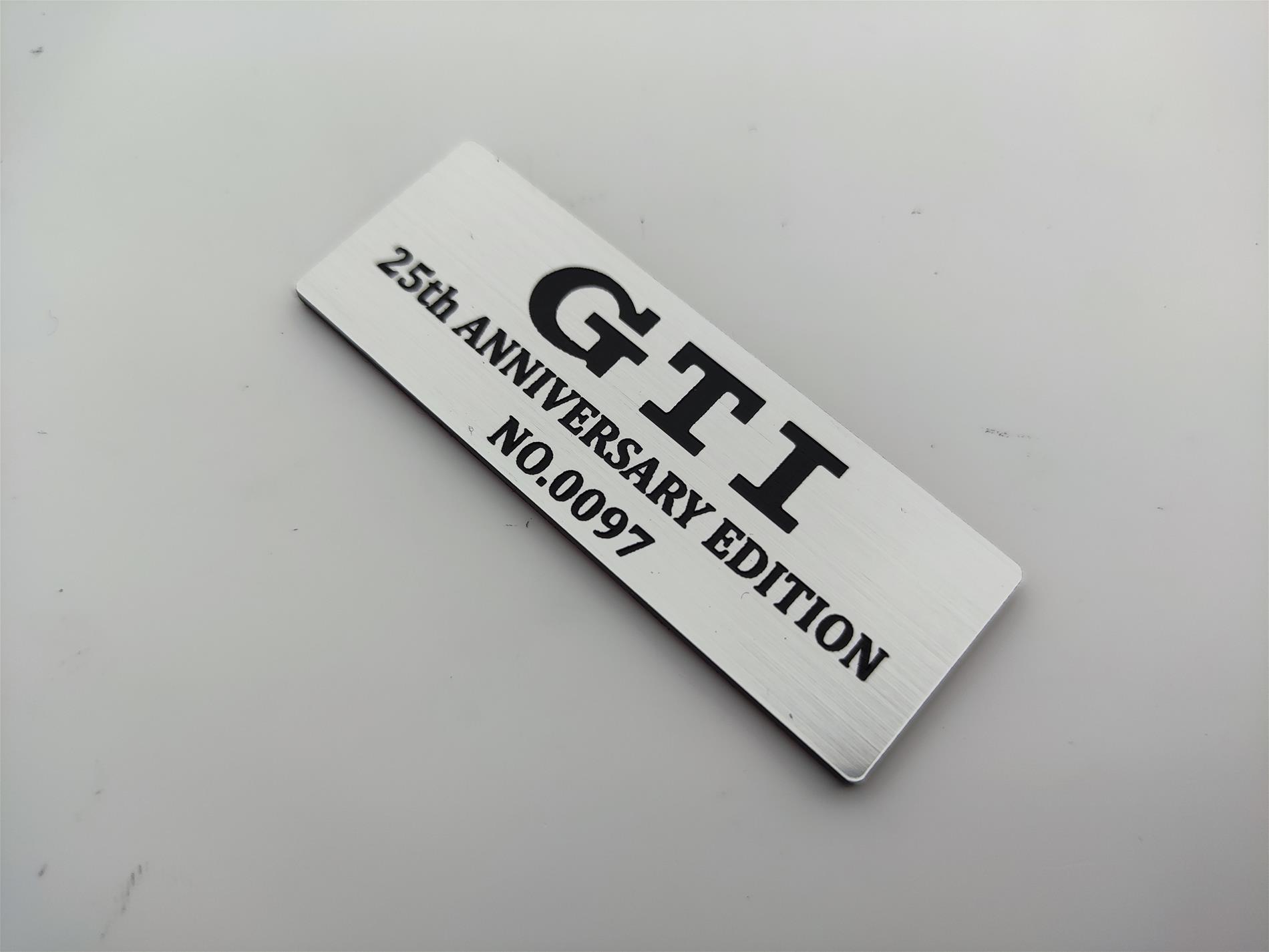 Volkswagen Gti 25. yıl  Etiket 25th anniversary edition - Görsel 2
