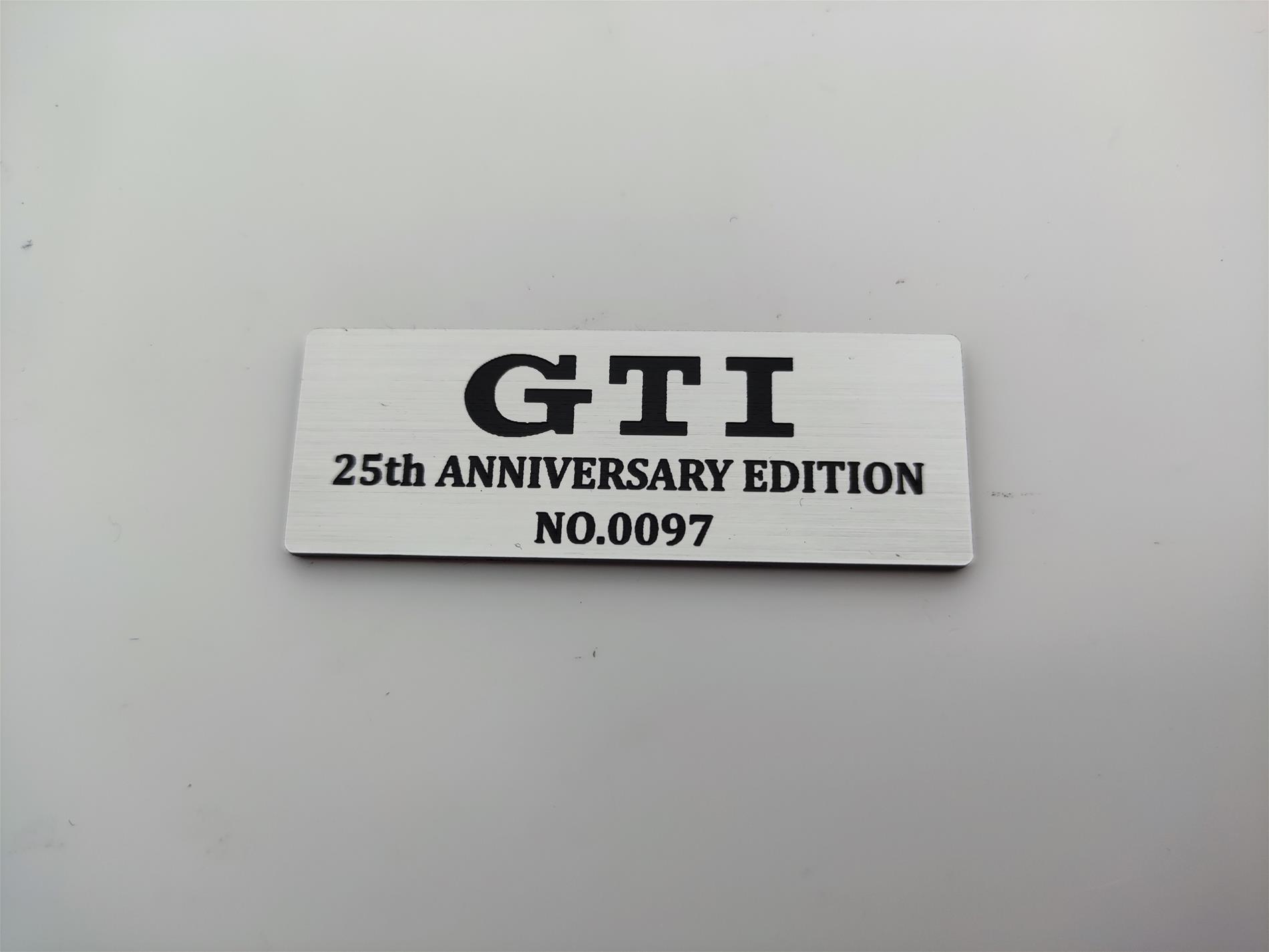 Volkswagen Gti 25. yıl  Etiket 25th anniversary edition - Görsel 3