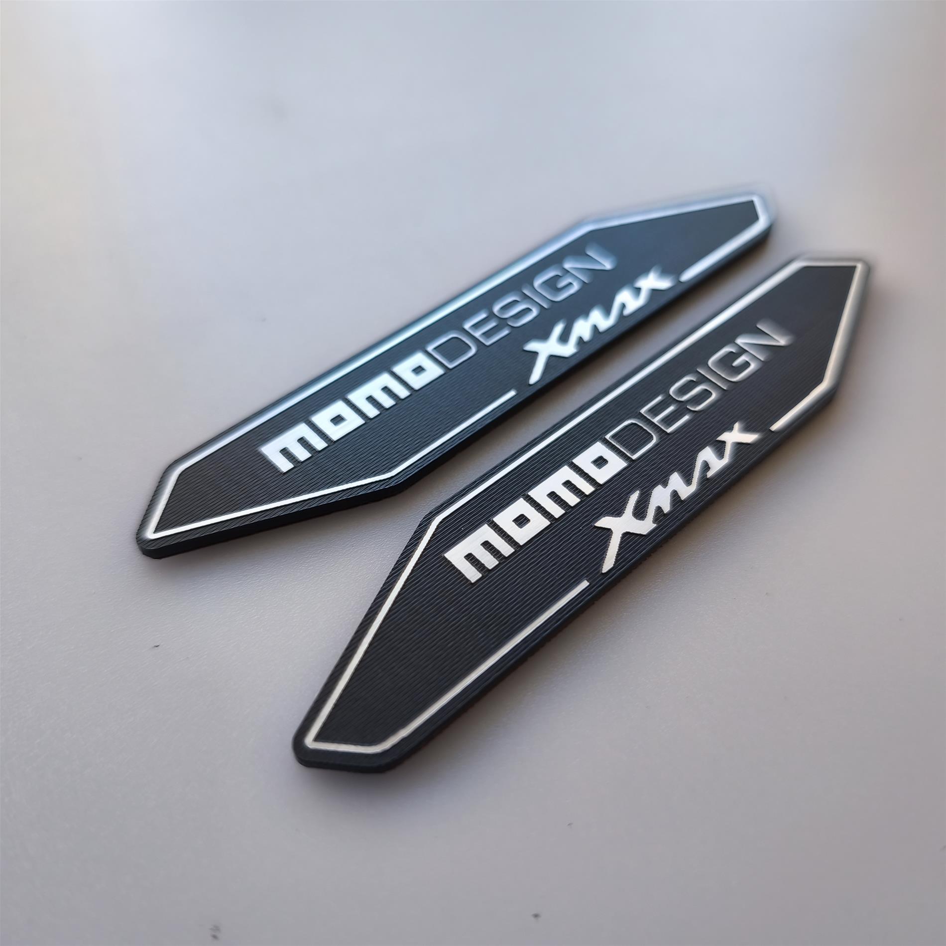 Yamaha momodesign  xmax alüminyum kapalma plastik etiket  - Görsel 1