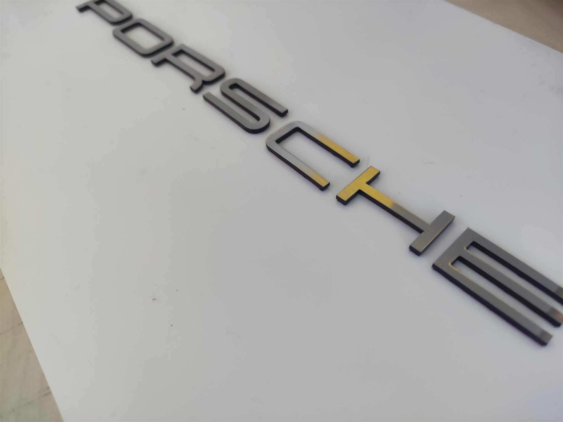 Porsche bagaj yazısı - Görsel 3
