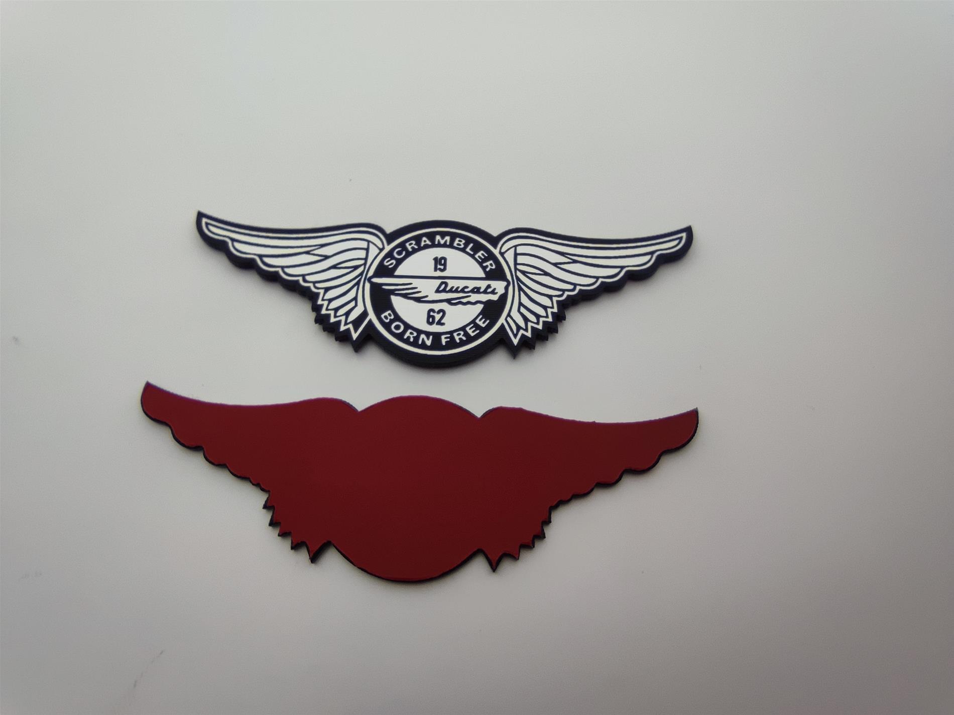 Ducati scrambler kanatlı motosiklet etiketi alüminyum Görünümlü Plastik etiket badge sticker - Görsel 1