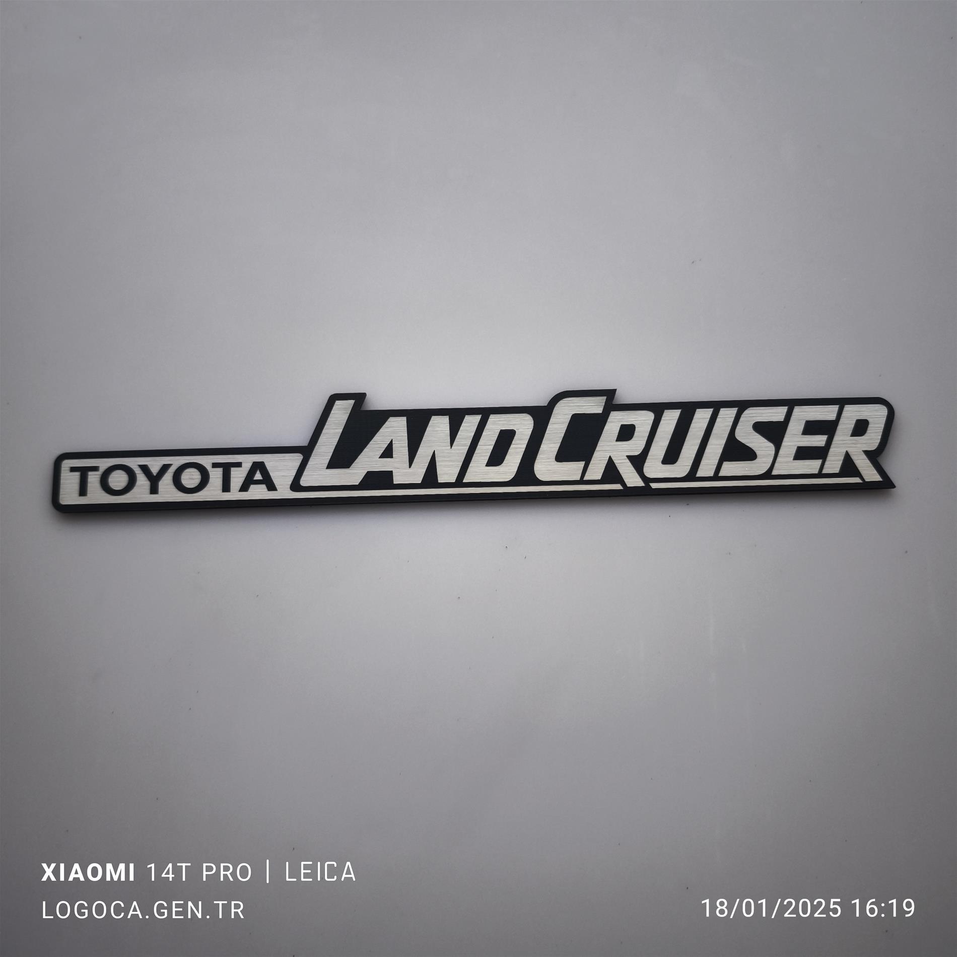 Toyota Land Cruiser gümüş siyah plastik etiket - Görsel 1