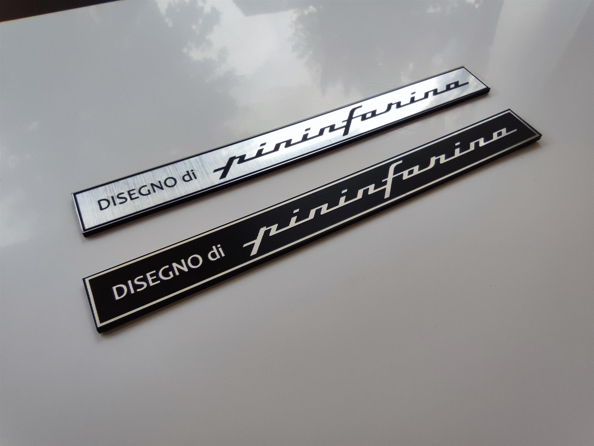 2li takım Disegno di Pininfarina plaket etiket gümüş veya siyah 2 renk seçenekli - Görsel 1