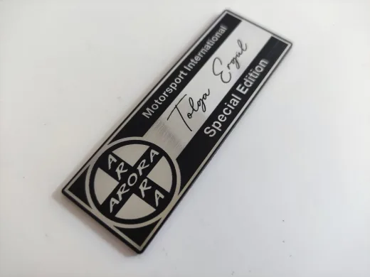Kişiselleştirilebilir 9x3cm plastik etiket  gümüş siyah 