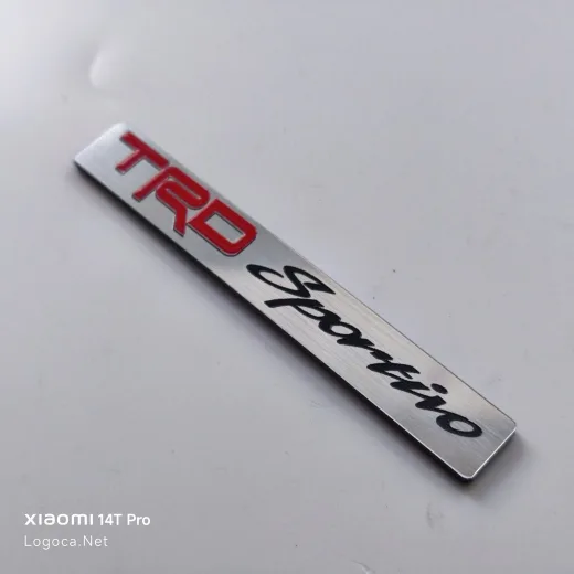 Toyota TRD Sportivo etiket gümüş kırmızı ve siyah renk karışımı ile kaliteli etiket