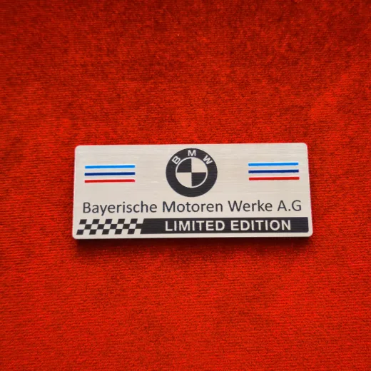 BMW M Performans Damalı Kişiselleştirilebilir Plastik Etiket