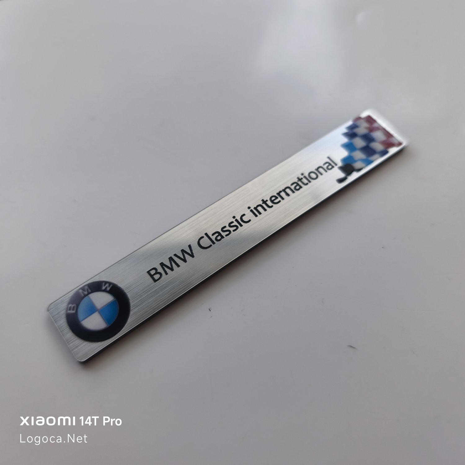 BMW classic international bayraklı renkli plastik etiket - Görsel 3
