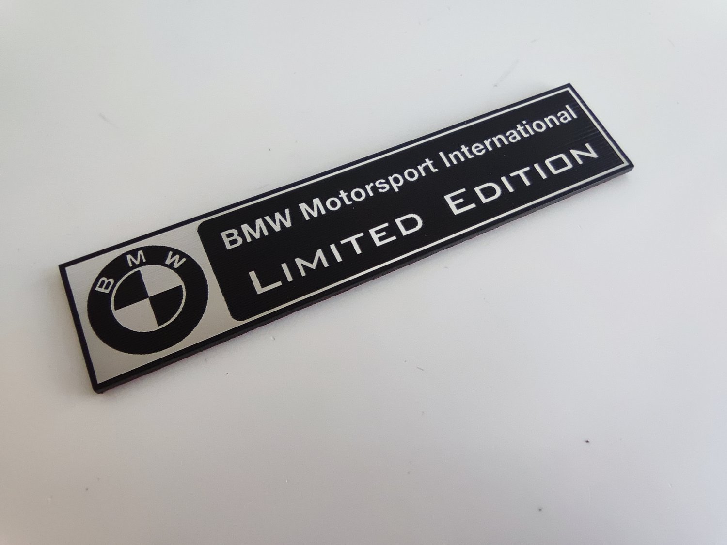 BMW limited special motorsport individual seçenekli siyah üzeri gümüş etiket - Görsel 3