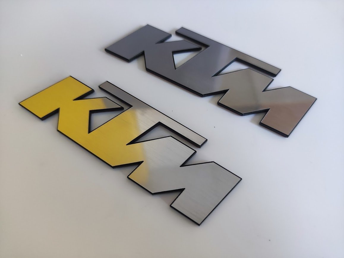 KTM Motosiklet Plastik Logo Etiket - Dayanıklı ve Şık - Görsel 2