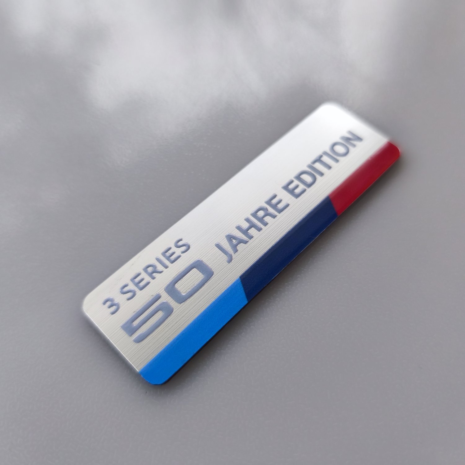 BMW 3, 4, 5 Series 50 Jahre Edition Renkli plastik Etiket - Görsel 1