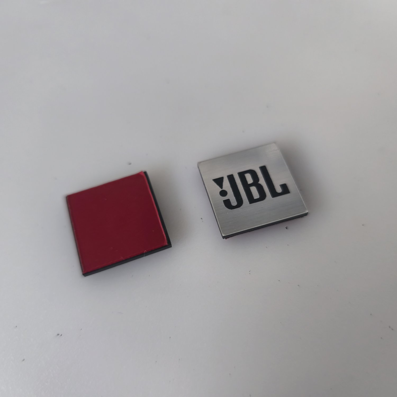 JBL Gümüş Renk siyah yazılı Kare plastik etiket , 2 adet  - Görsel 3