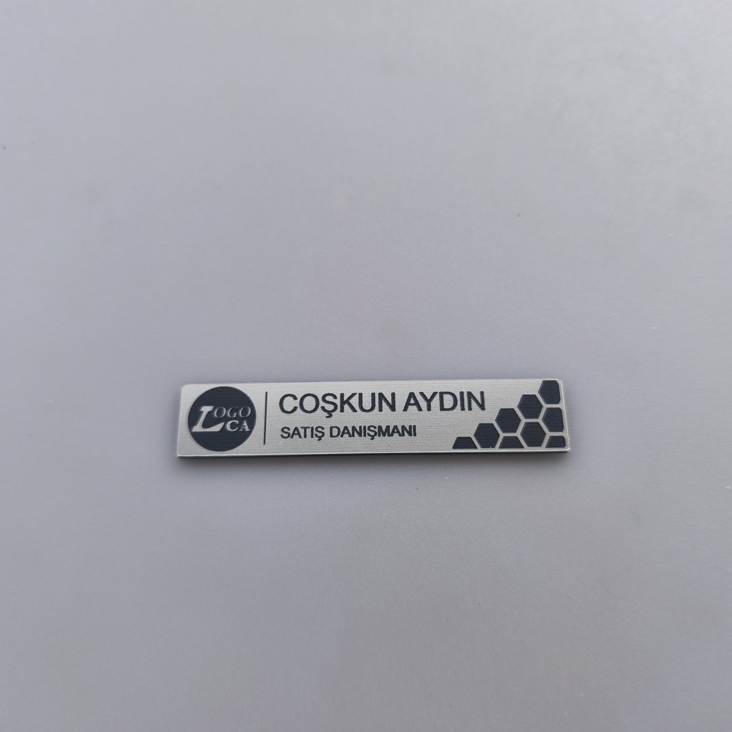 Özelleştirilebilir Şık Mıknatıslı Yaka Kartı 8x1,6cm - Pratik ve Zarif Çözüm - Görsel 5