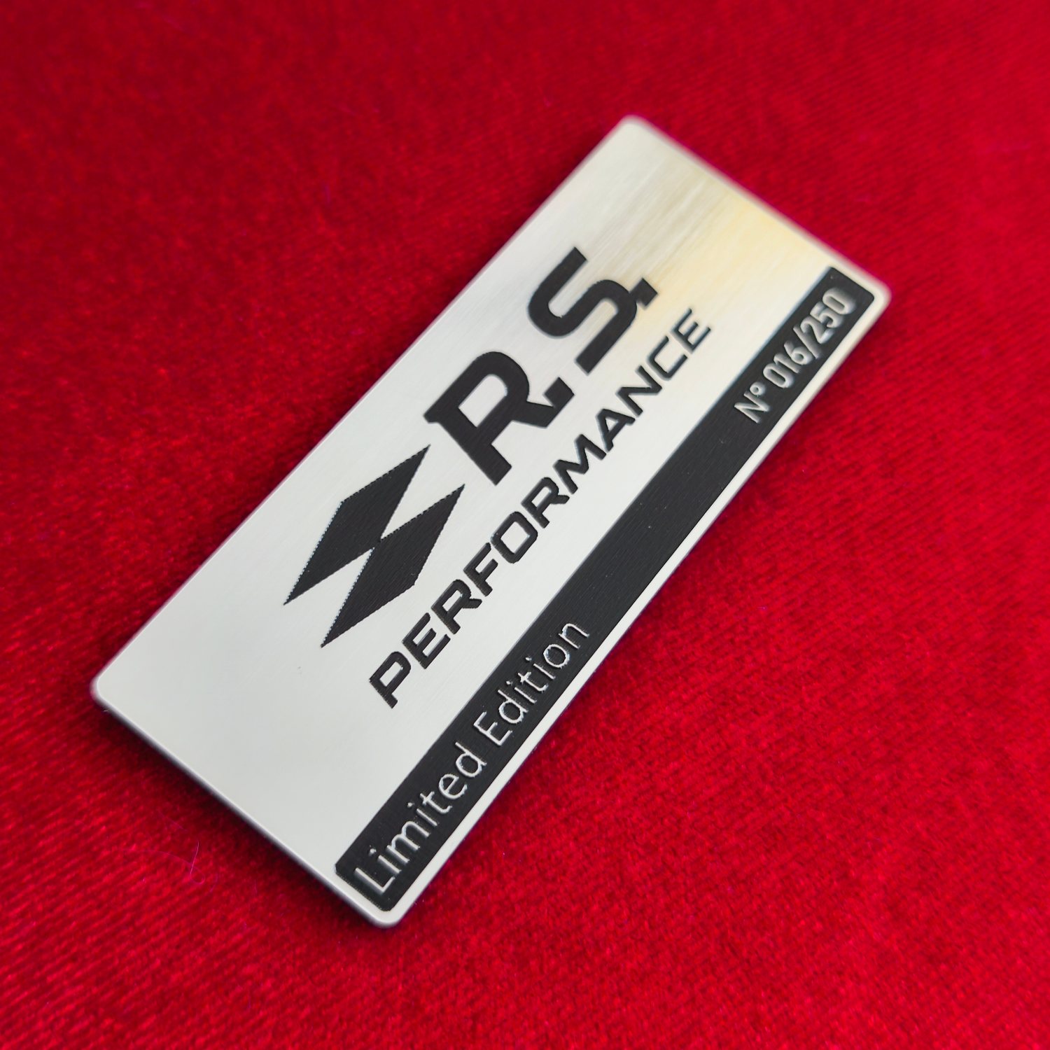 Renault RS Sınırlı Üretim Plastik Amblem | Özel Seri Logo Etiketi - Görsel 6